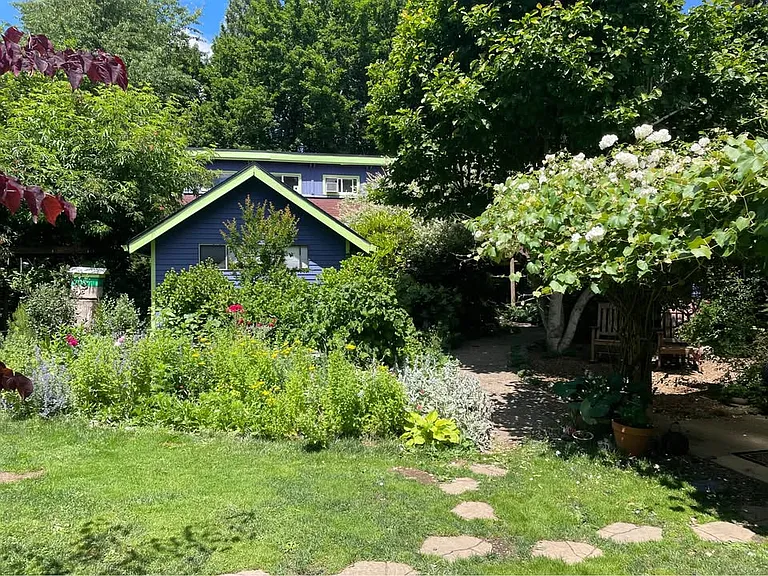 10190 SE 37th Ave — Photo 2