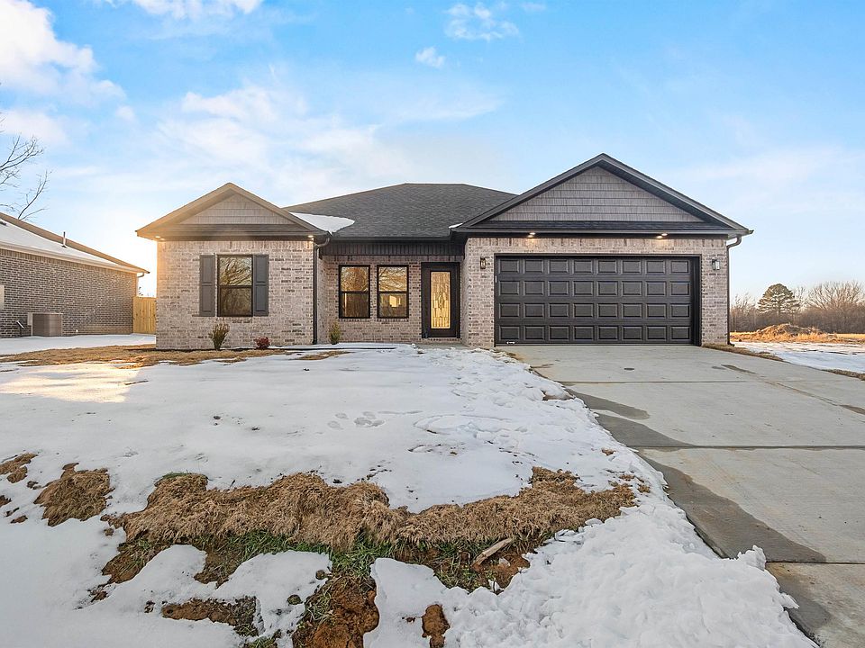 1st image of 202 S Apple St