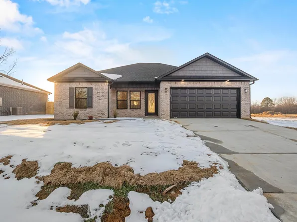 202 S Apple St, Beebe, AR 72012