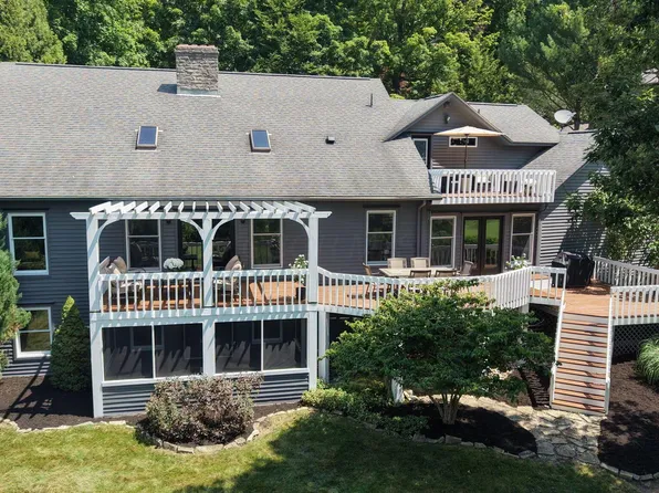72 Pinehurst Dr, Granville, OH 43023