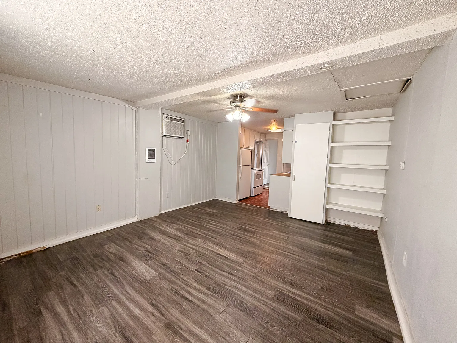 1 bed, 400 sqft, $700 — Photo 2
