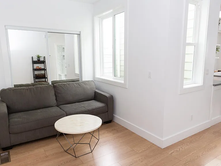 36 Eastlake Ave — Photo 10