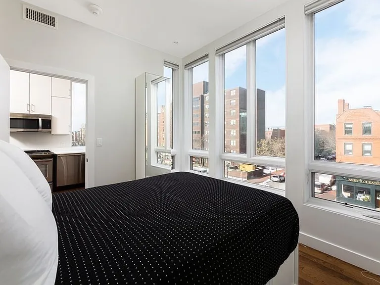 1672 Washington St #301 — Photo 8