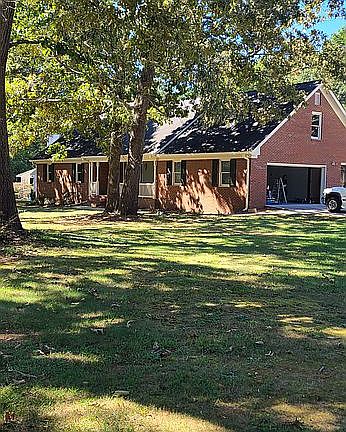 2nd image of 3617 Cherry Creek Dr SE