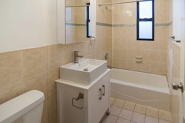 Rented by Horowitz Real Estate | media 18