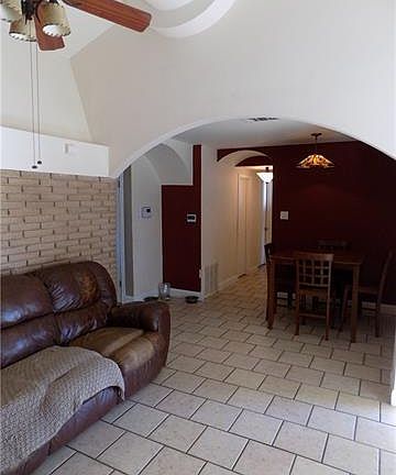 3rd image of 514 Greenbrook Ln