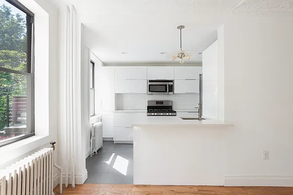 Sold by Compass | media 17