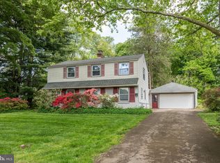 2210 Lantern Ln, Lafayette Hill, PA 19444