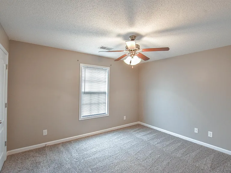 513 Patriot Park Ct #A — Photo 12