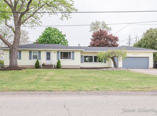 6671 North Dr, Jenison, MI 49428
