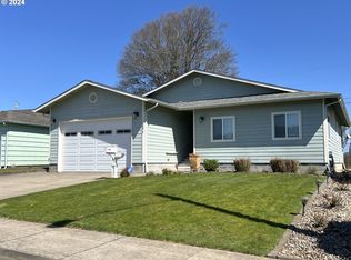 2375 Arthur Dr, Reedsport, OR 97467