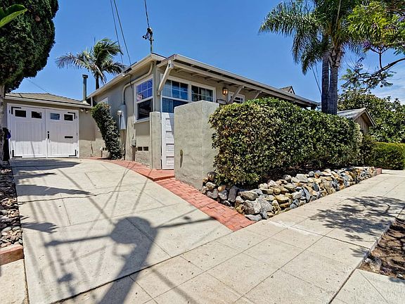 3rd image of 2226 Myrtle Ave