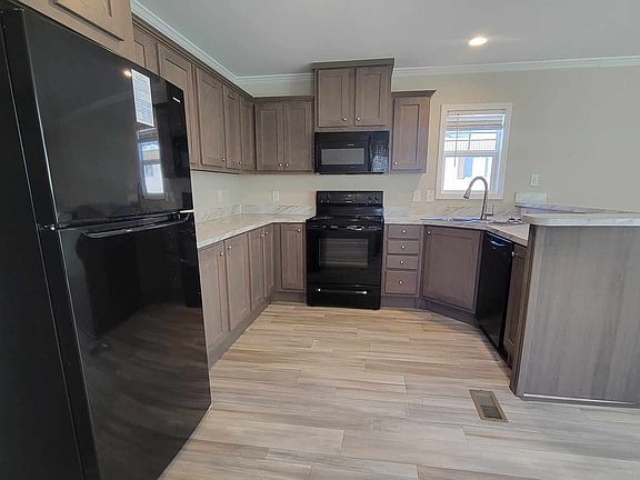 2nd image of 117 W Sourwood Dr