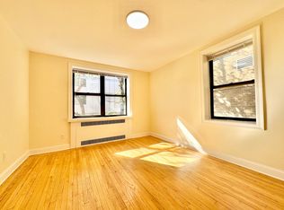 36-40 Bowne St #2A, Flushing, NY 11354