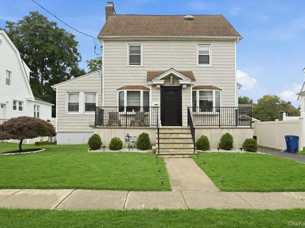 351 Hewlett Parkway, Hewlett, NY 11557