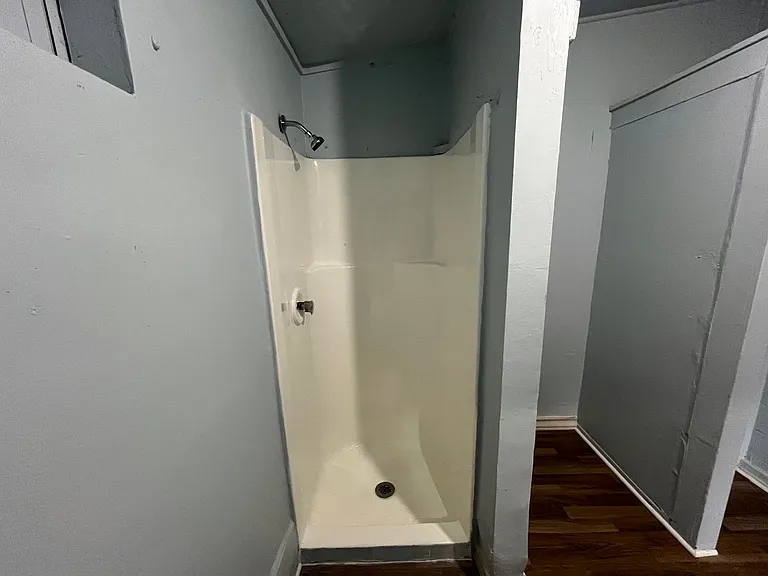 213 Cadwallader St #2 — Photo 15