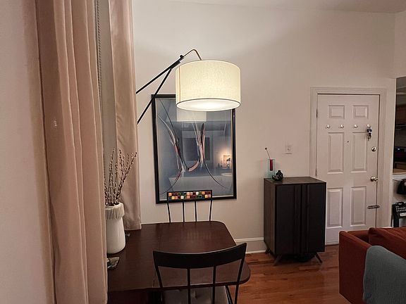 5th image of 913 Pine St APT 200