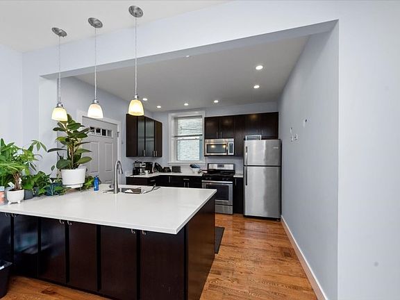 2nd image of 4912 N Washtenaw Ave #1