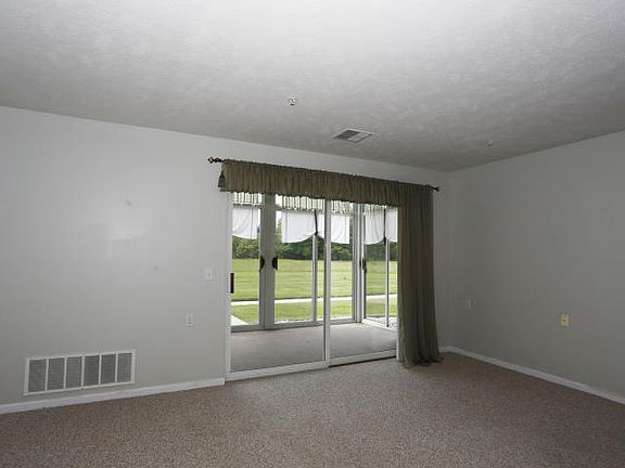 4th image of 5869 Crosswinds Dr Unit 13