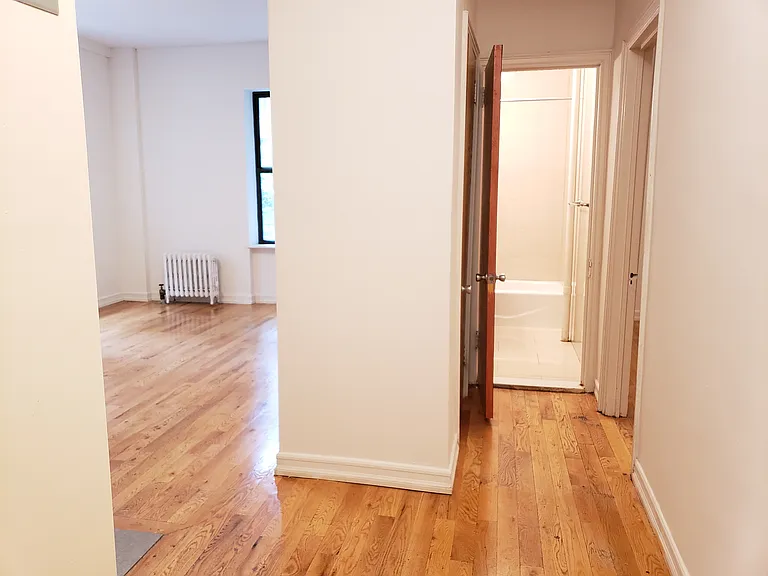 515 Cathedral Pkwy #6E — Photo 5