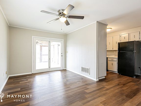 5th image of 303 Sherborne Dr