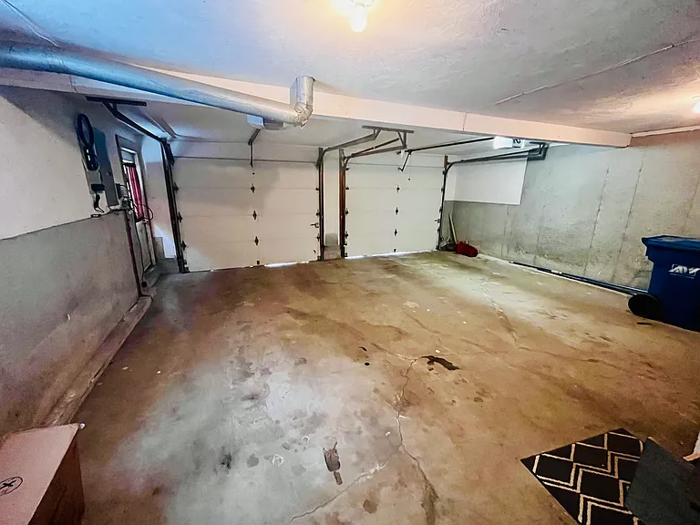44 Livingston Dr #1 — Photo 16