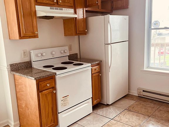 2nd image of 30 S Mulberry St #32-3