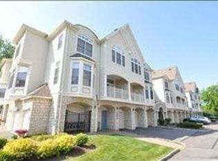 307 Edmonton Ct, Livingston, NJ 07039