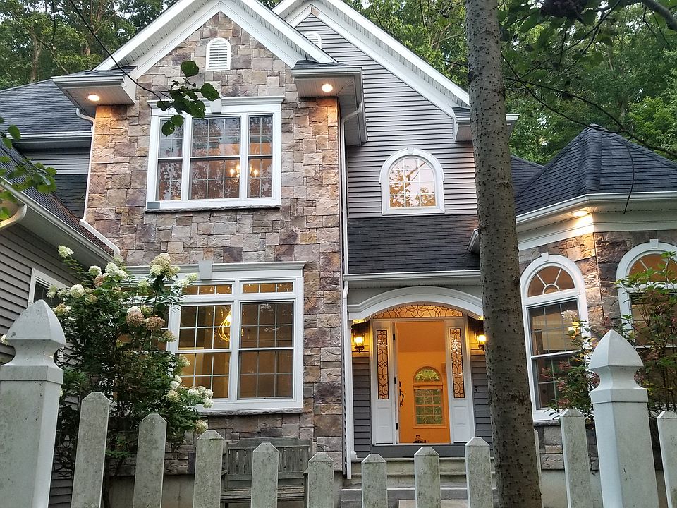 1st image of 35 Midwood Dr