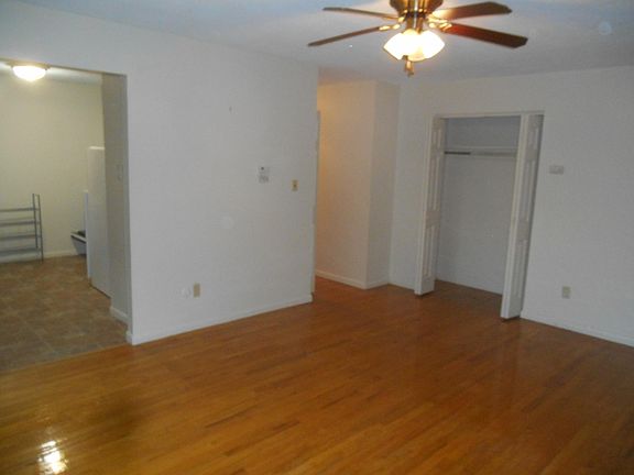 3rd image of 1629 Genesee St #Ad081b228