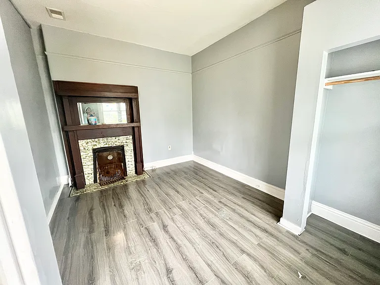 3420 W Jefferson St — Photo 3
