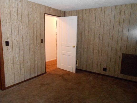 5th image of 207 Bain Ave #P