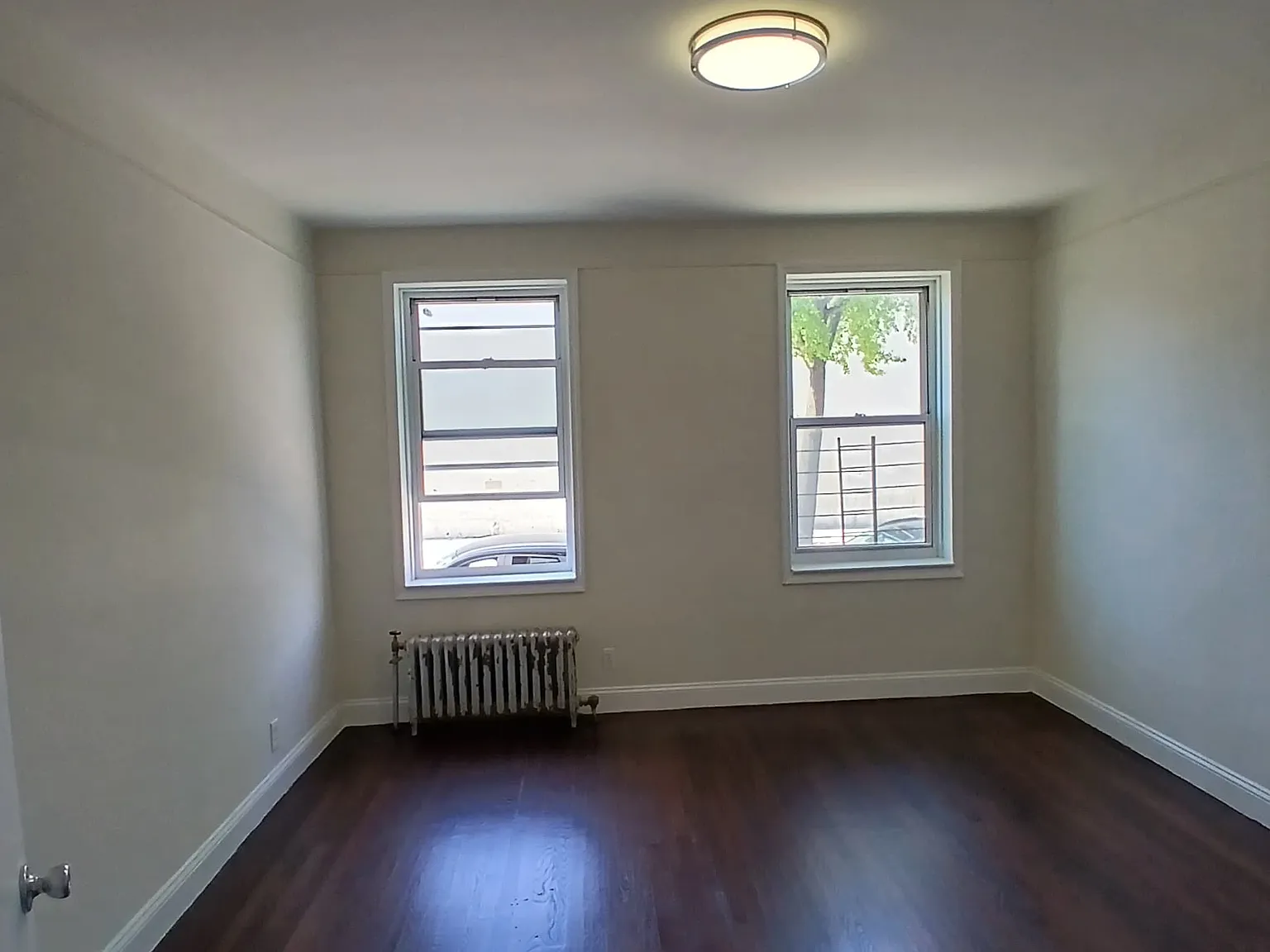@BR 1 bath , hardwood floors on first floor — Photo 4