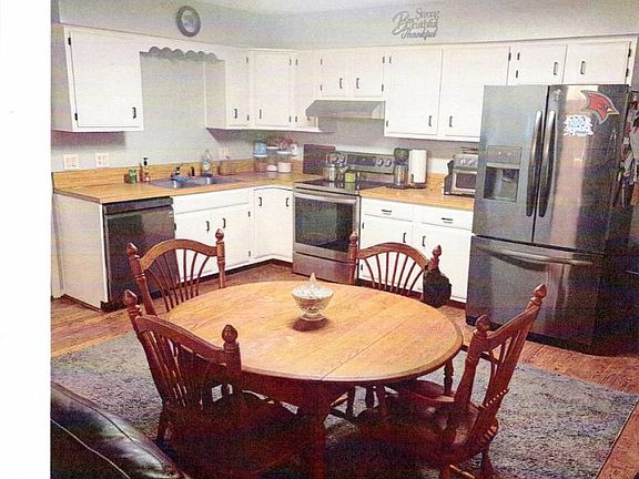 4th image of 4881 Hemlock Ln