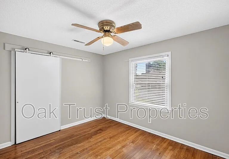 10 Newark Ave — Photo 18