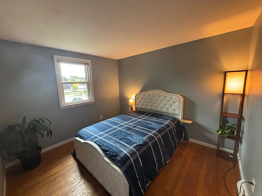 1 bed, 1.0 bath, 200 sqft, $1,300 — Photo 2