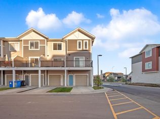 450 Canals Cross SW, Airdrie, AB T4B4L3