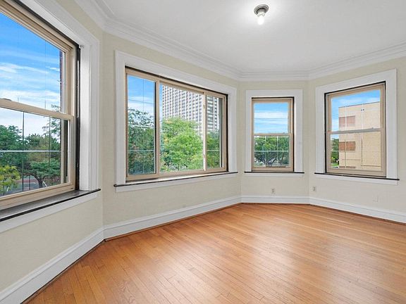 4th image of 7412 S South Shore Dr APT 2