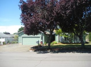 555 SW Willowbrook Dr, Gresham, OR 97080
