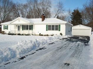 1449 Fairlawn Dr, Hermitage, PA 16148