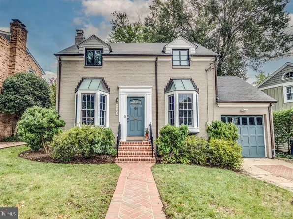 2705 Fordham Rd, Alexandria, VA 22302