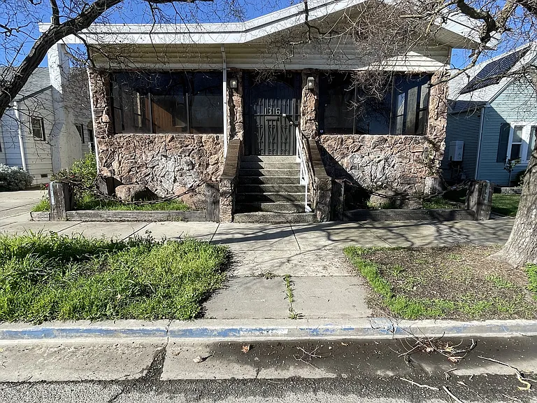 1316 H St — Photo 2