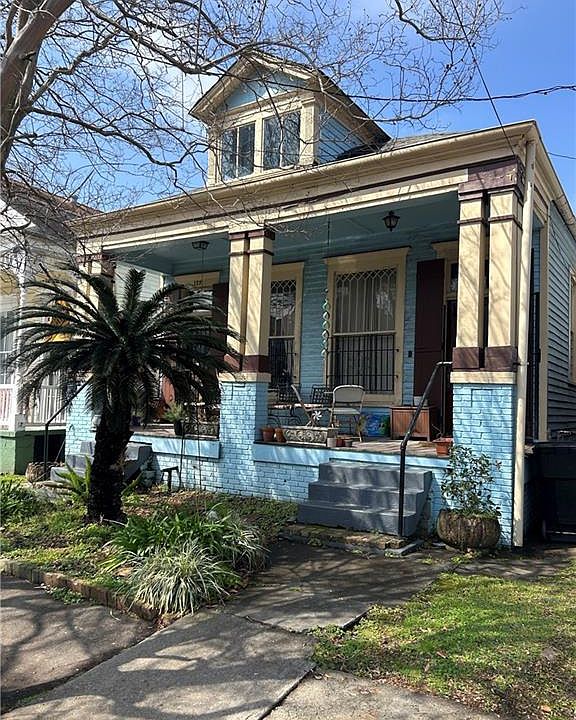 1st image of 129-31 N Genois St