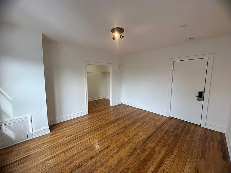 8302 Lake Ave — Photo 4