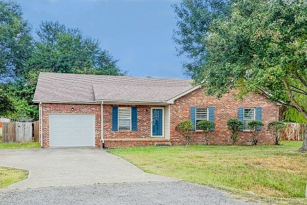 1st image of 624 Flower Dr