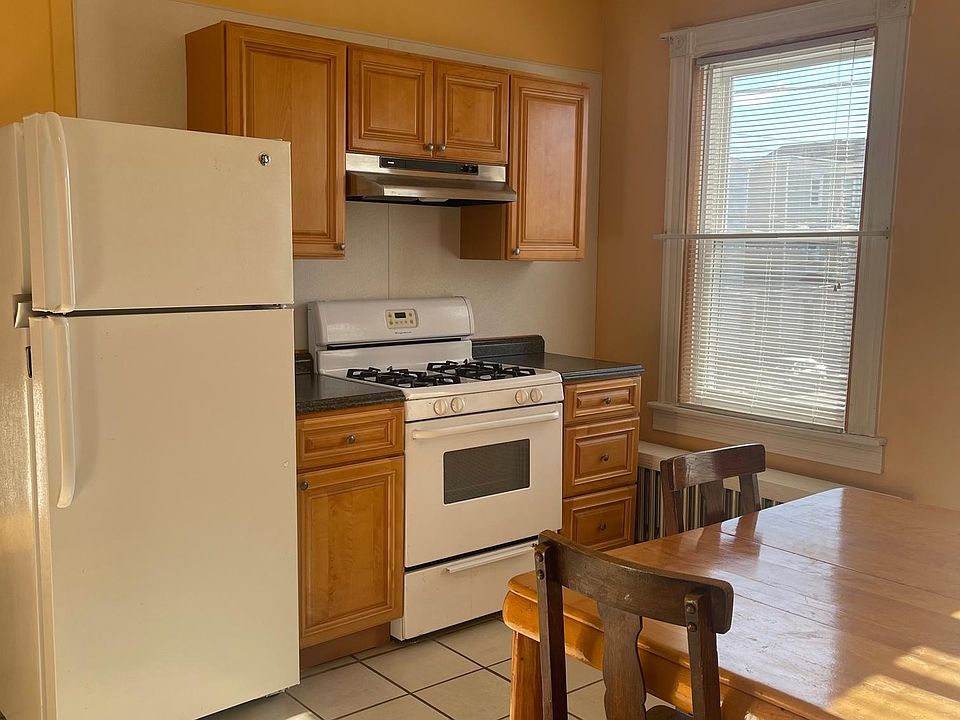 1st image of 87 Vinton St Floor 2