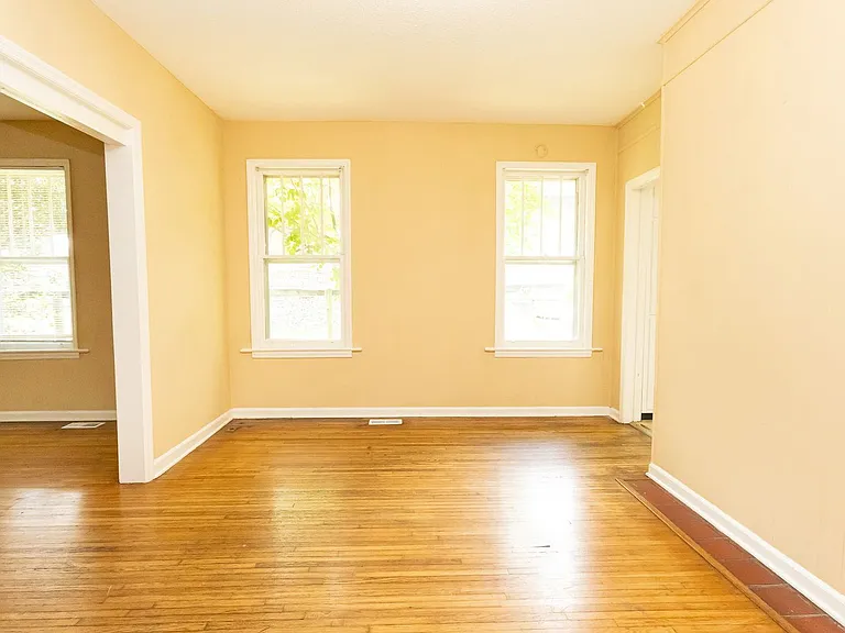 615 Barton Ave — Photo 13