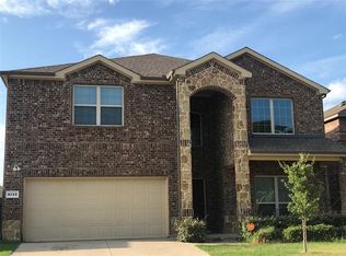 8712 Trailblazer Dr, Aubrey, TX 76227