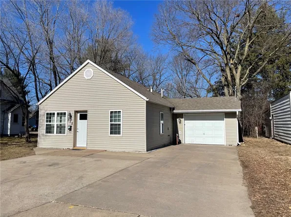 215 13th Avenue W, Menomonie, WI 54751