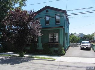 172 Park Pl E, Wood Ridge, NJ 07075